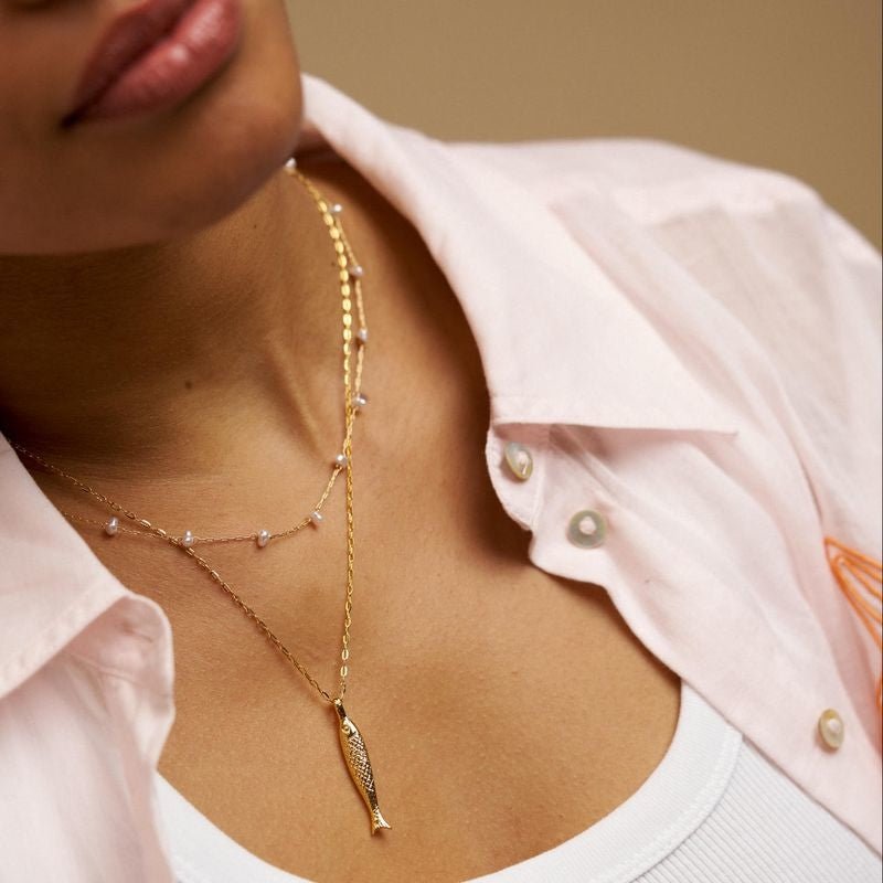 Textured Fish Charm Necklace Pale Gold | Accessories | Smuk