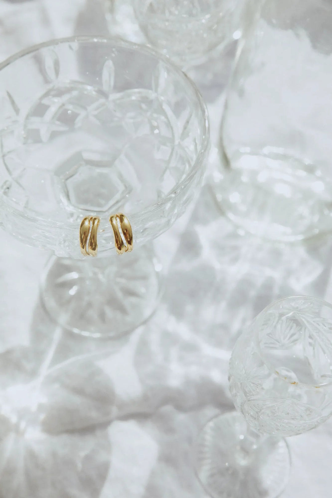 The Curved Hoops Gold | Accessories | Smuk
