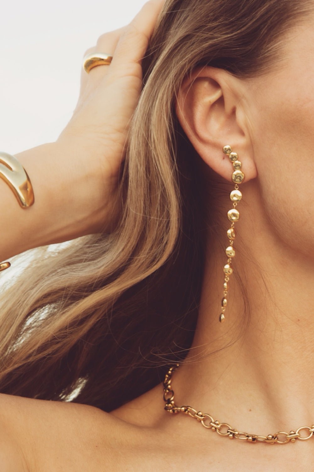 The Long Pebble Earrings Gold | Accessories | Smuk