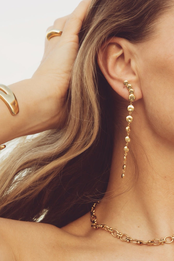 The Long Pebble Earrings Gold | Accessories | Smuk