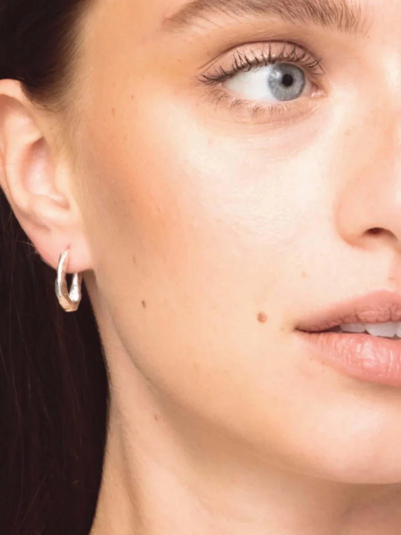 The Small Triangle Hoops Silver | Accessories | Smuk