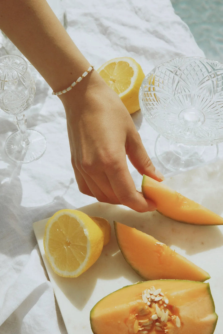 The White Shell Bracelet Off - White | Accessories | Smuk