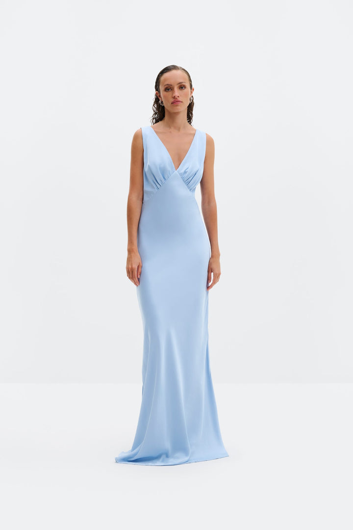Thelma Open Back Satin Maxi Dress Dusty Blue | Kjoler | Smuk