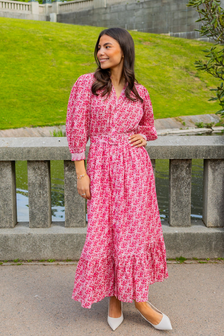 Twisted Midi Dress Wildflowers | Kjoler | Smuk