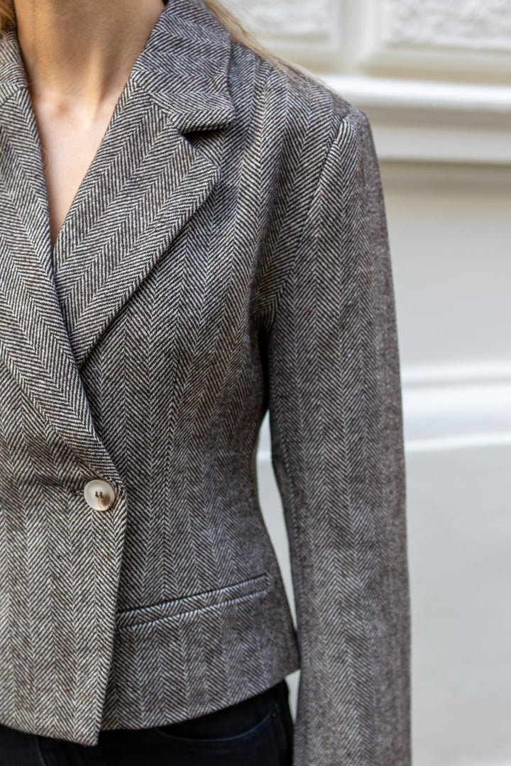 Valia Herringbone S Blazer Dark Brown | Blazer | Smuk