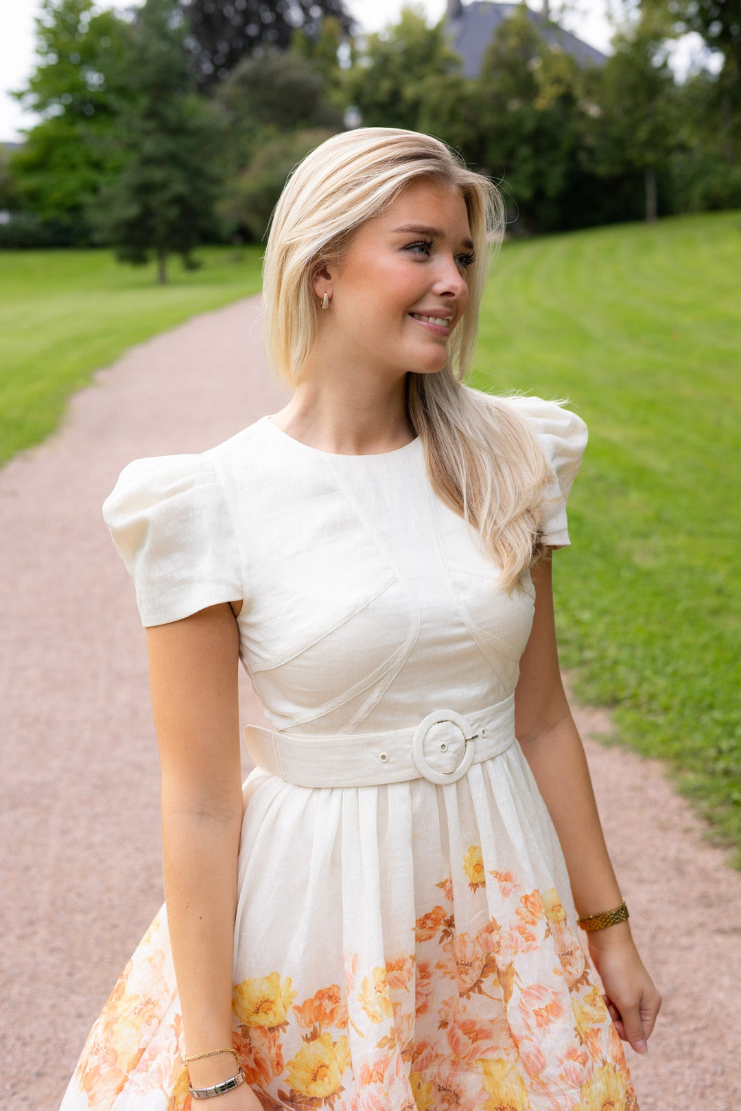 Vanna Pouf Sleeve Mini Dress Cream Peony | Kjoler | Smuk - Dameklær på nett