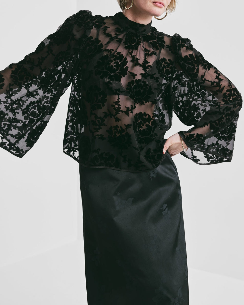 Velvet Flared Top Black | Topper | Smuk - Dameklær på nett