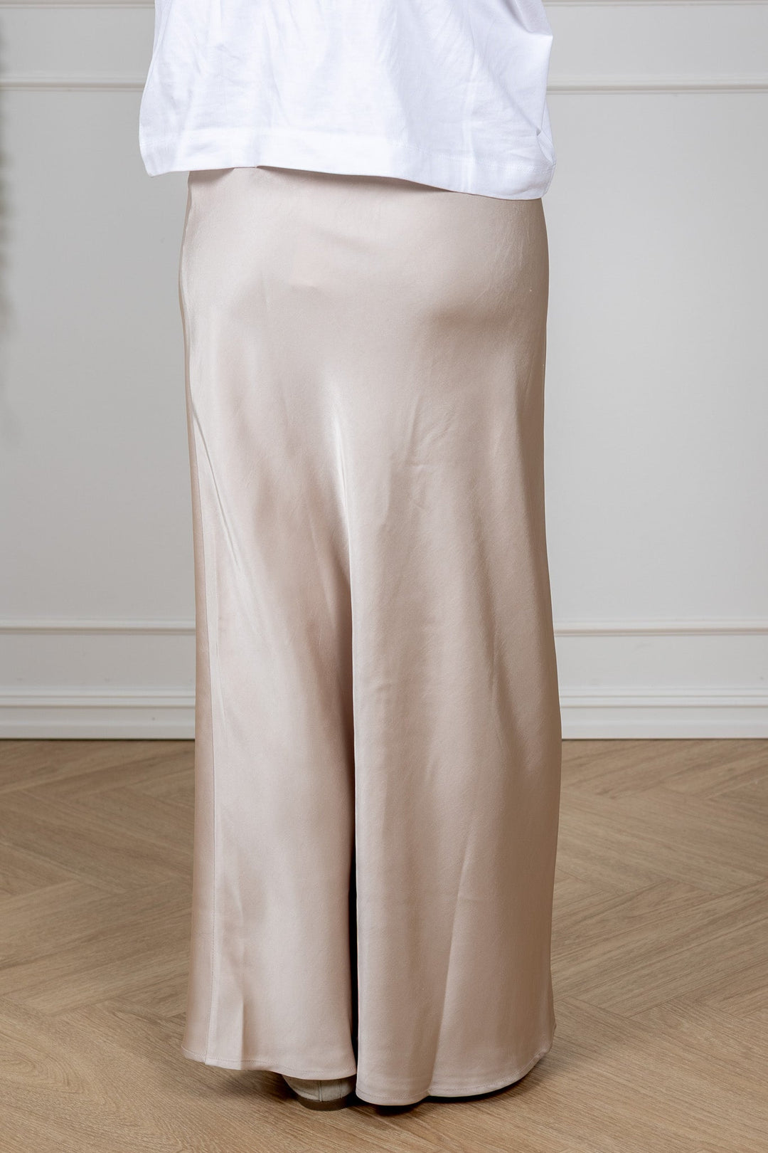 Vicky Heavy Sateen Skirt Champagne | Skjørt | Smuk