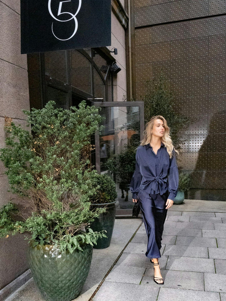 Vicky Heavy Sateen Skirt Midnight Blue | Skjørt | Smuk - Dameklær på nett
