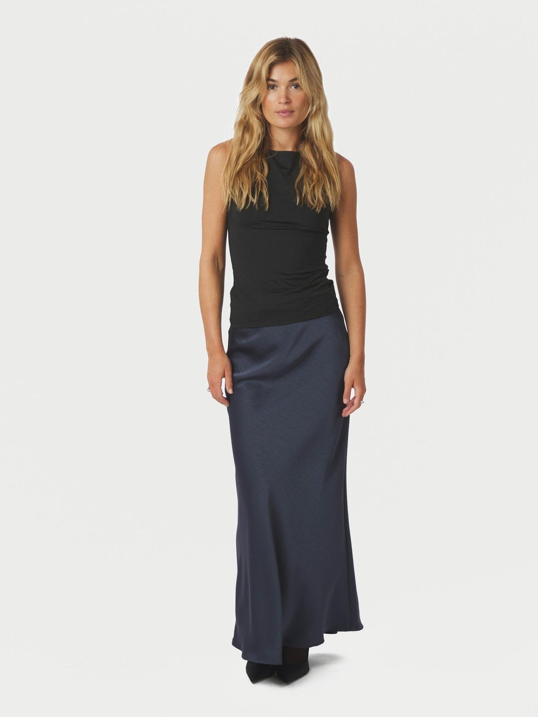 Vicky Heavy Sateen Skirt Midnight Blue | Skjørt | Smuk - Dameklær på nett