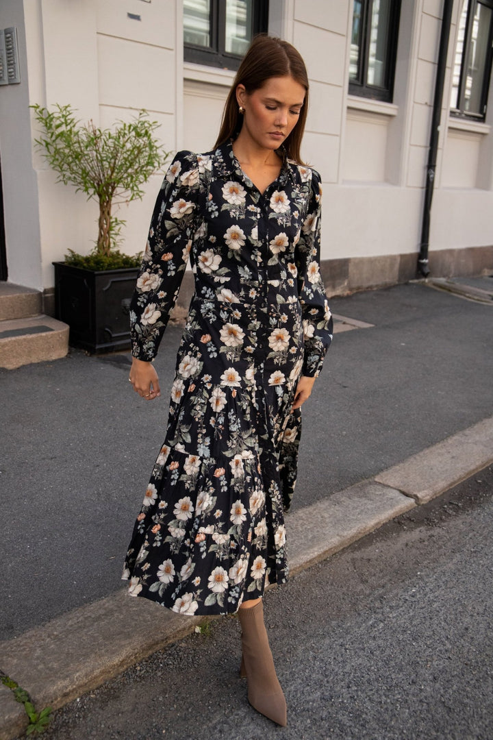 Vicky Midi Dress Antique Black Poplin | Kjoler | Smuk - Dameklær på nett