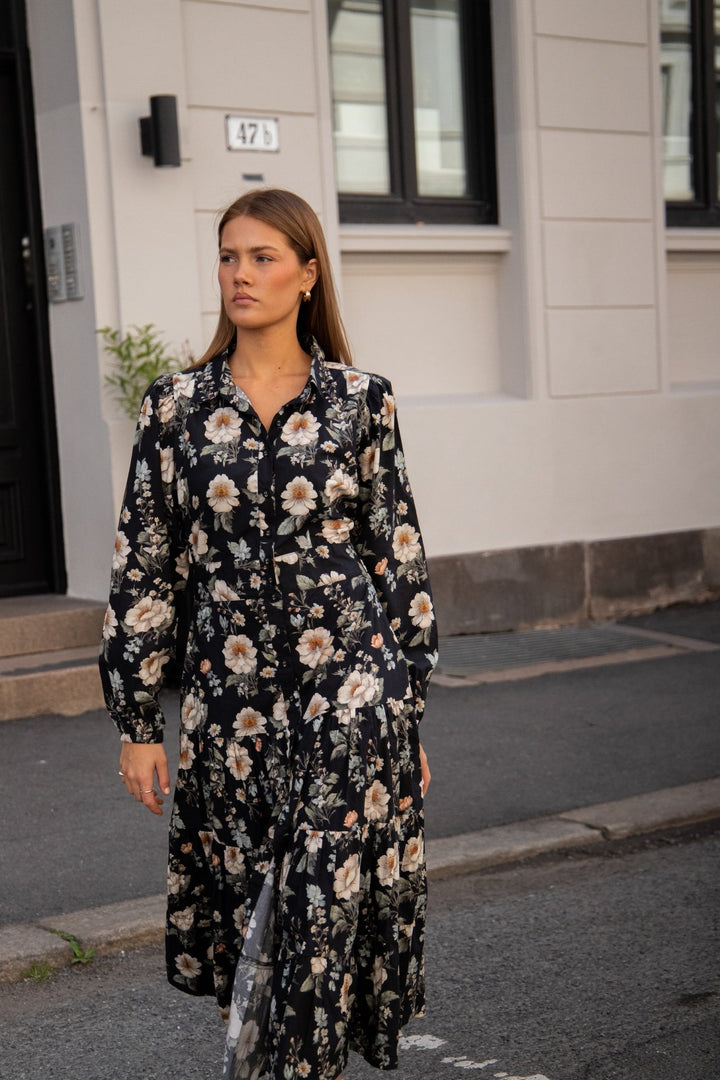 Vicky Midi Dress Antique Black Poplin | Kjoler | Smuk - Dameklær på nett