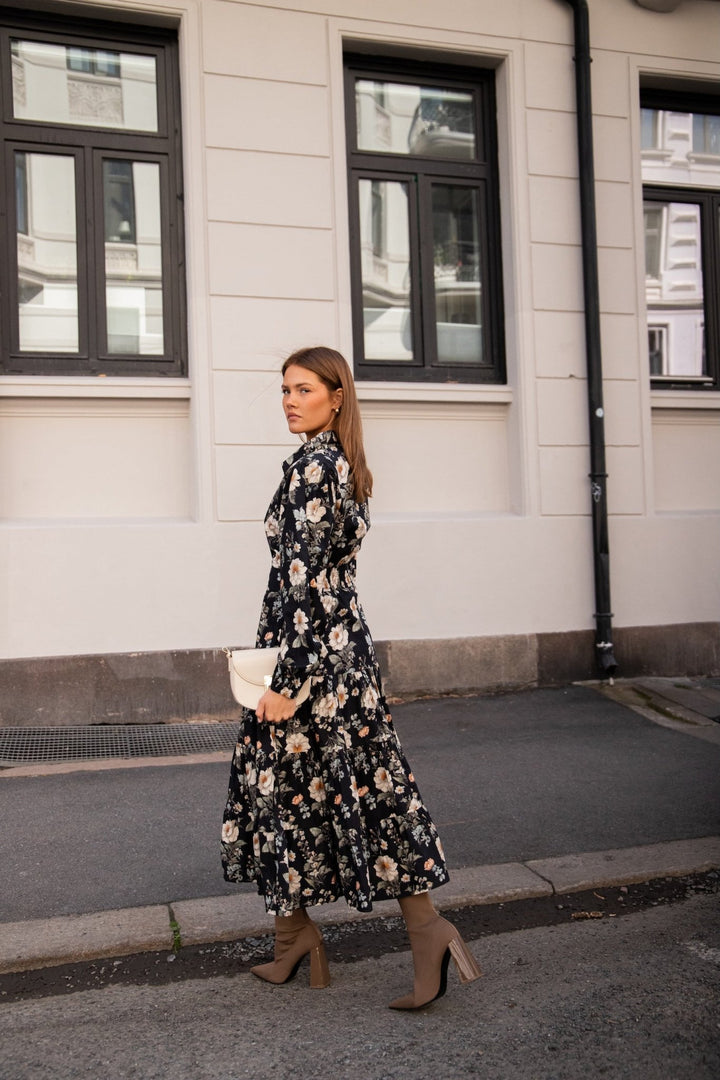 Vicky Midi Dress Antique Black Poplin | Kjoler | Smuk - Dameklær på nett