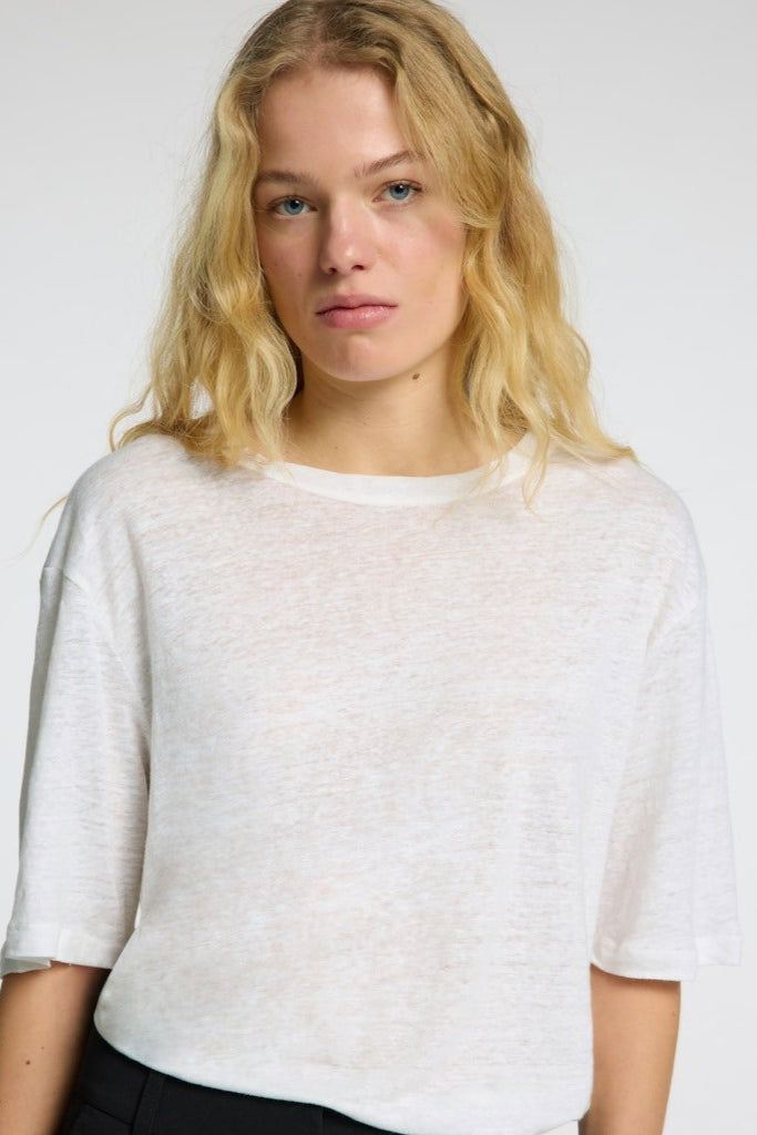 Vilja Linen Ss Tee Bright White | Topper | Smuk - Dameklær på nett