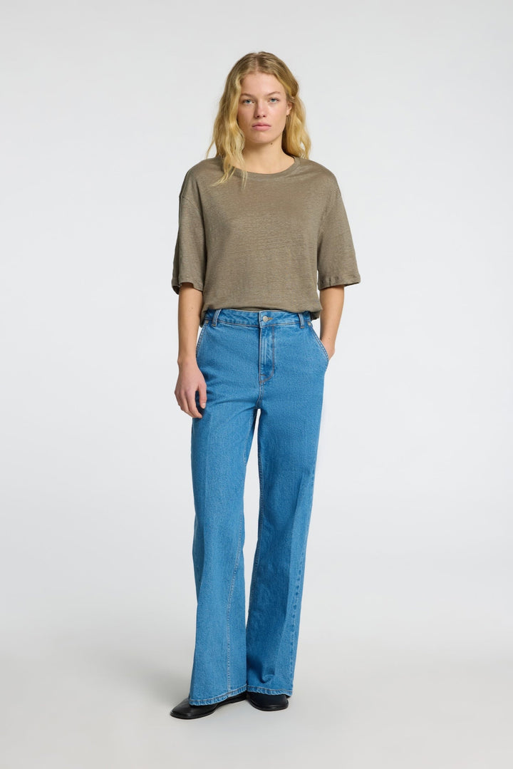 Vilja Linen Ss Tee Vetiver | Topper | Smuk - Dameklær på nett
