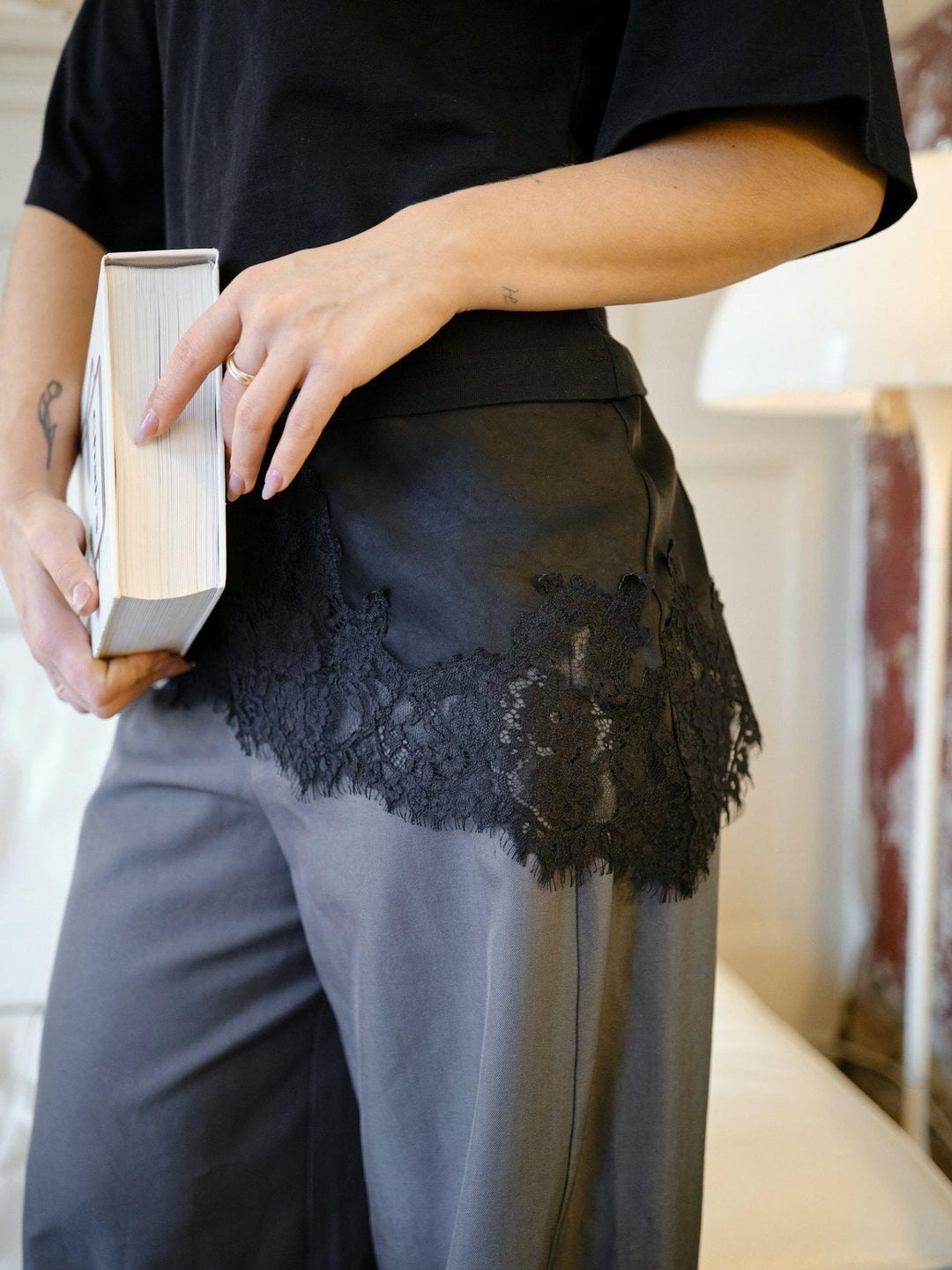 Viole Lace Top Black | Topper | Smuk