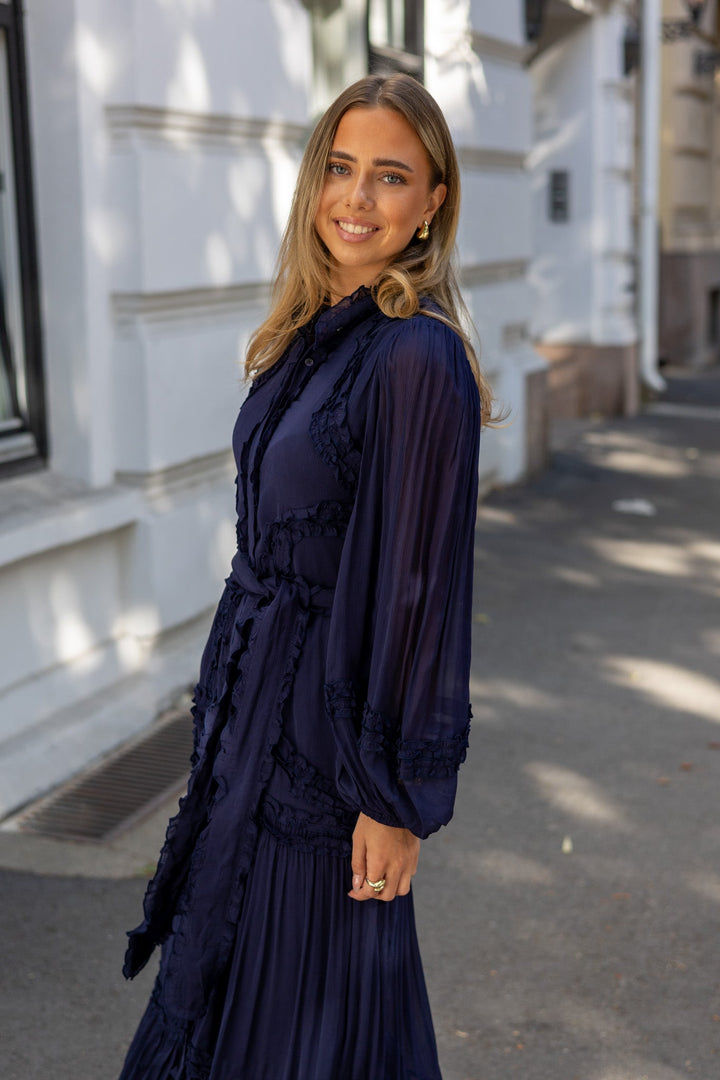 Violetta Maxi Dress Dark Blue | Kjoler | Smuk - Dameklær på nett