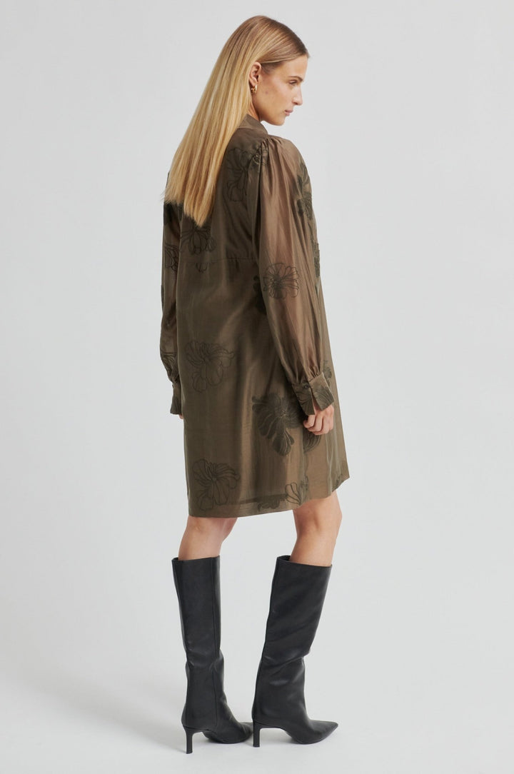 Vira Dress Tarmac | Kjoler | Smuk