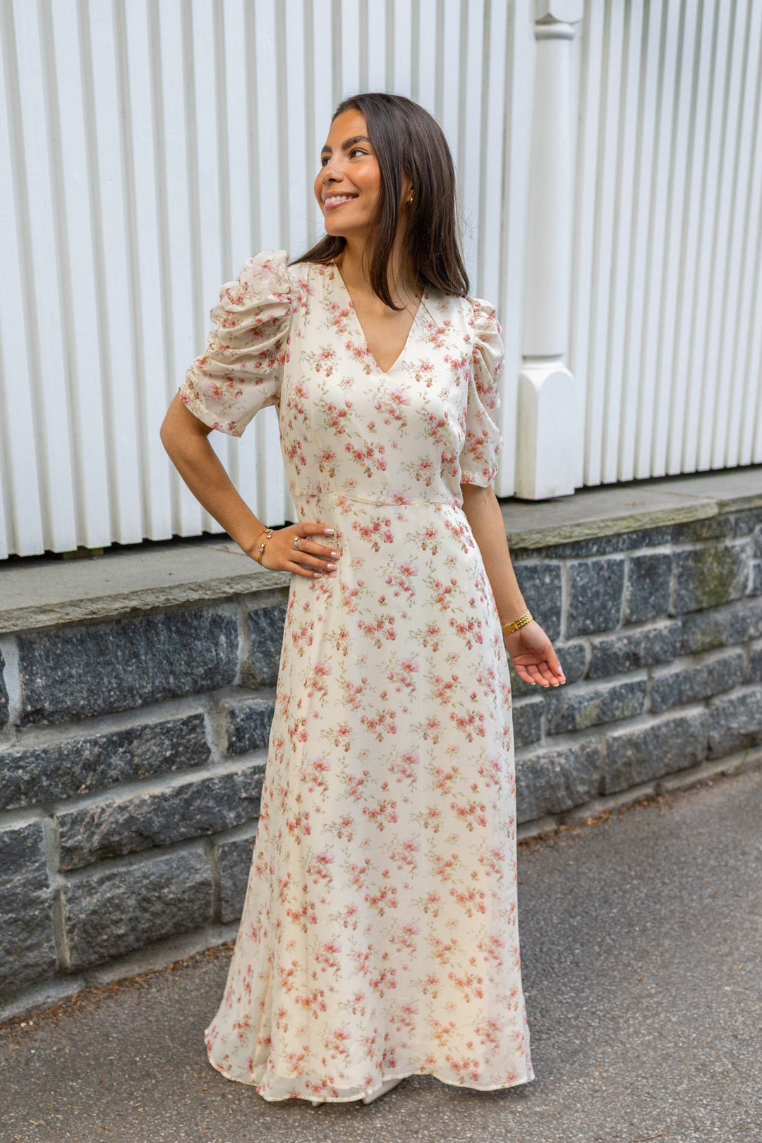 Vira Floral Dress Creme | Kjoler | Smuk