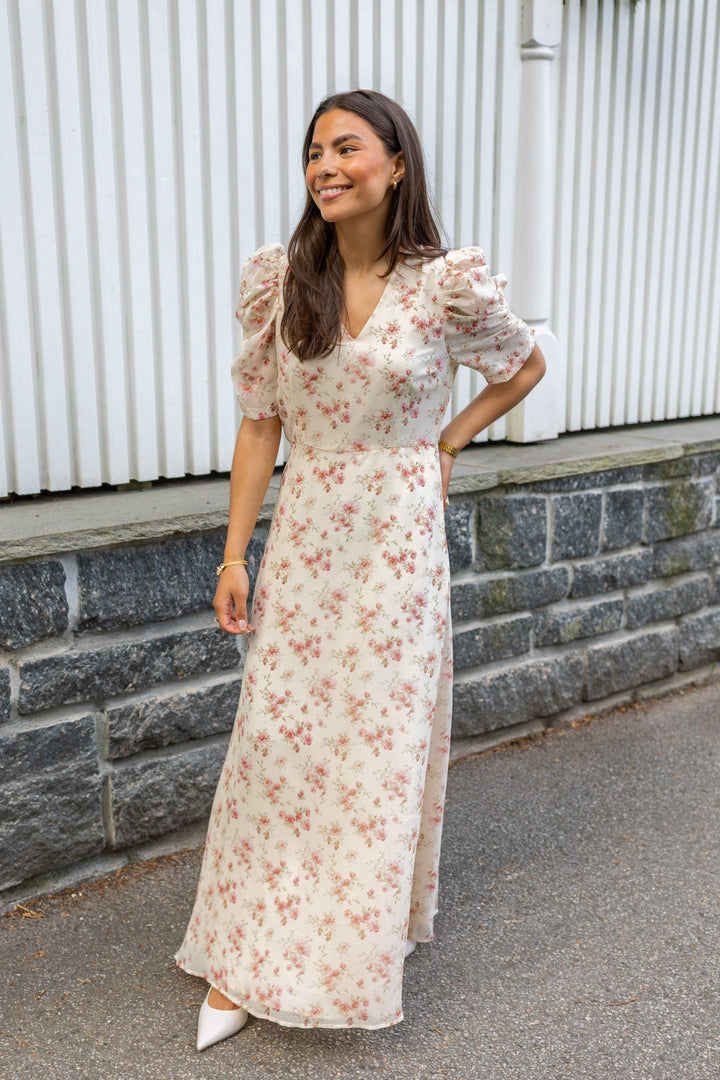 Vira Floral Dress Creme | Kjoler | Smuk