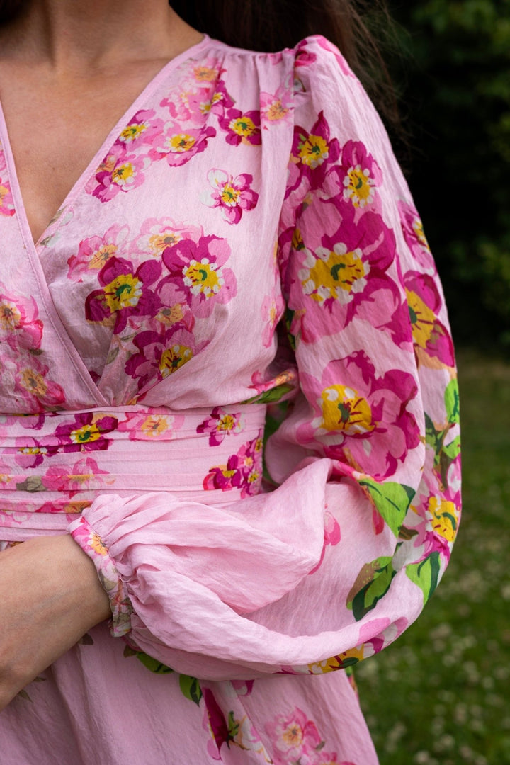 Viscose V - Neck Dress Cherry Blossom | Kjoler | Smuk - Dameklær på nett