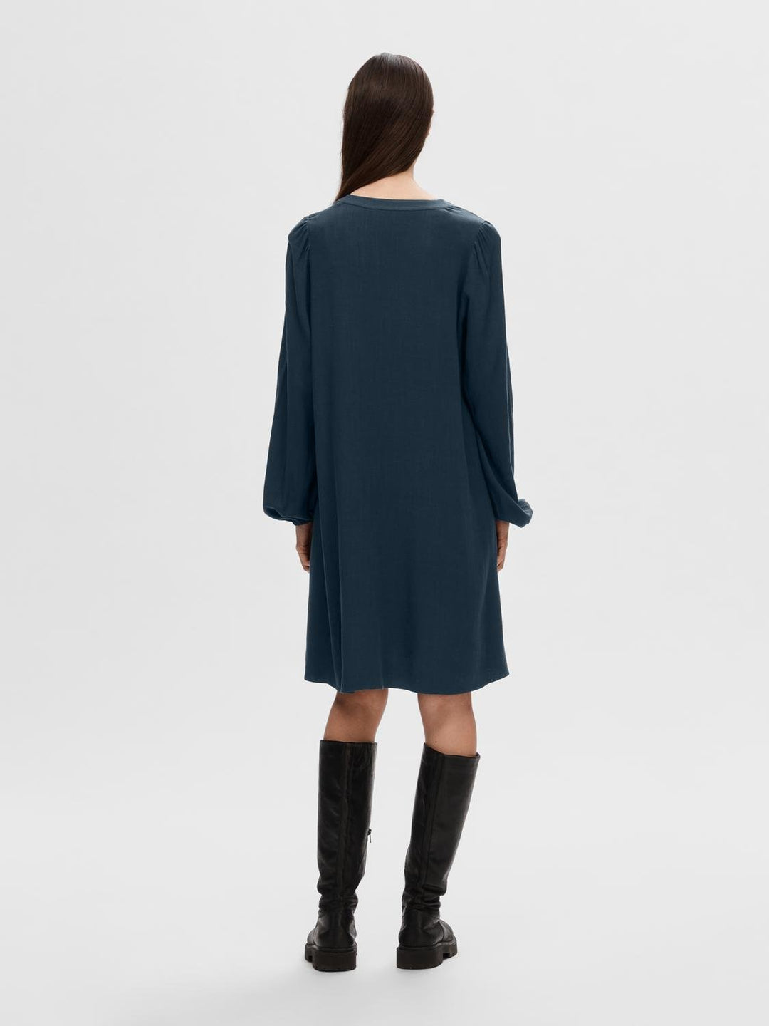 Viva Ls Short V-Neck Dress Dark Sapphire | Kjoler | Smuk - Dameklær på nett