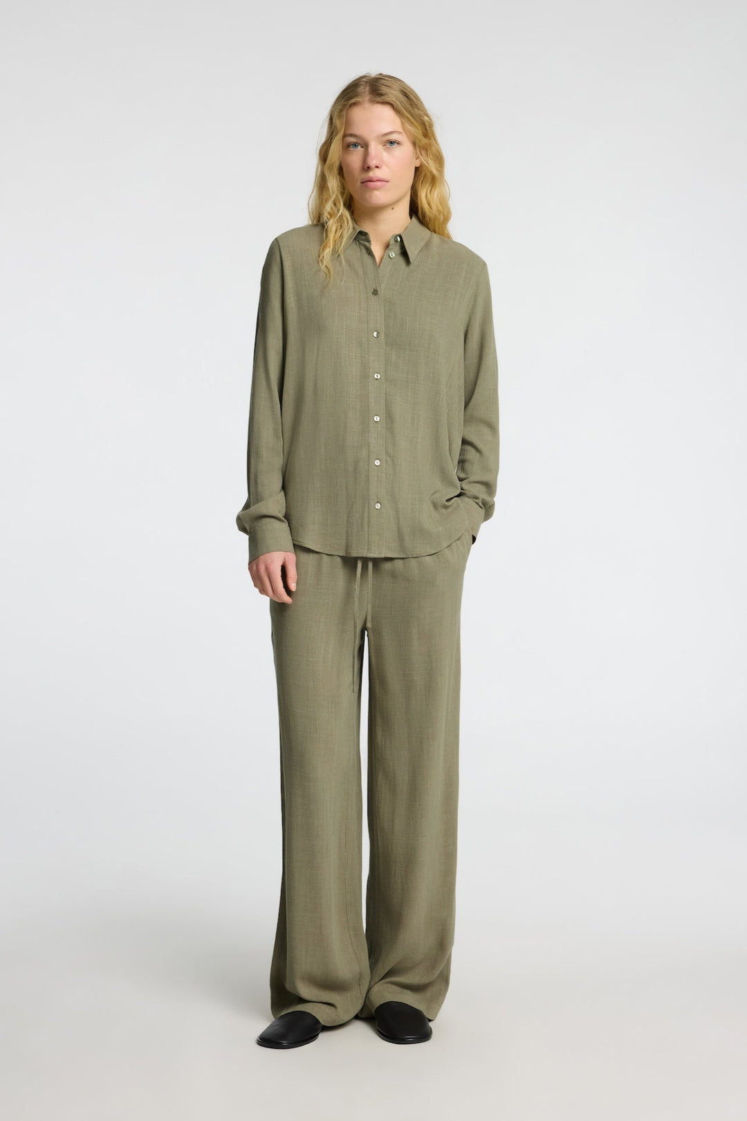Viva Ls Sun Shirt Vetiver | Skjorter og bluser | Smuk - Dameklær på nett
