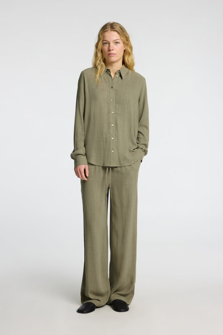 Viva Ls Sun Shirt Vetiver | Skjorter og bluser | Smuk - Dameklær på nett