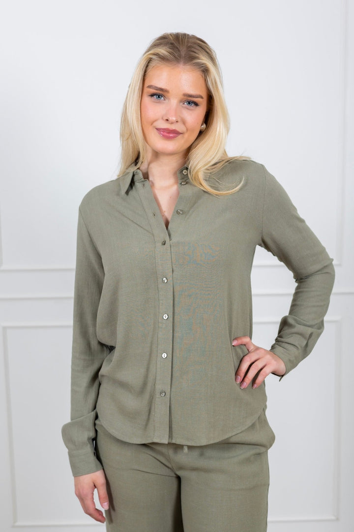 Viva Ls Sun Shirt Vetiver | Skjorter og bluser | Smuk - Dameklær på nett
