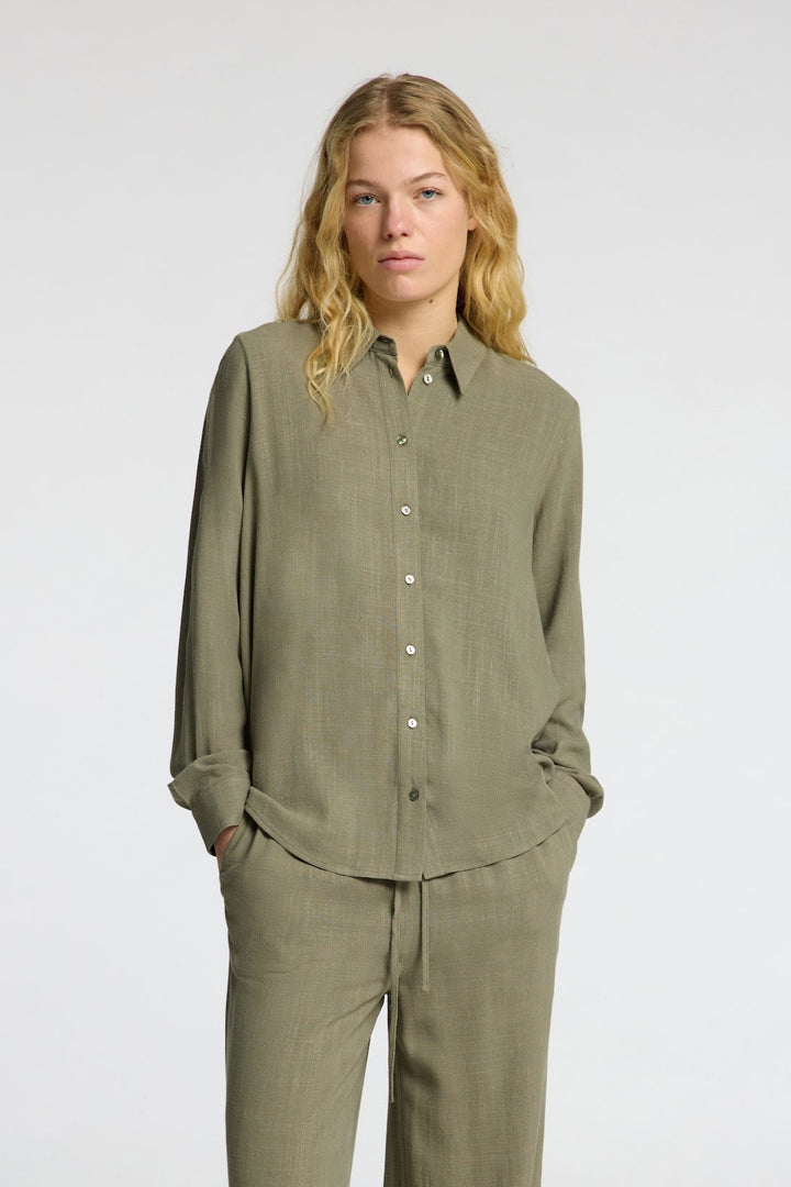 Viva Ls Sun Shirt Vetiver | Skjorter og bluser | Smuk - Dameklær på nett