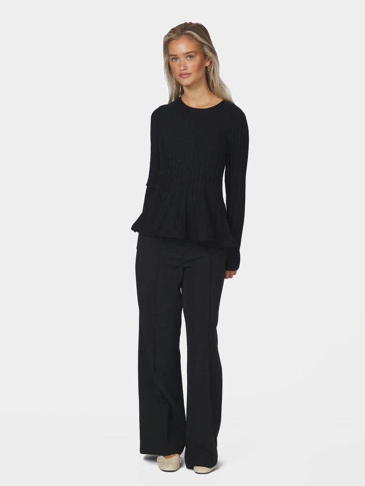 Wallina Peplum Knit Blouse Black | Genser | Smuk