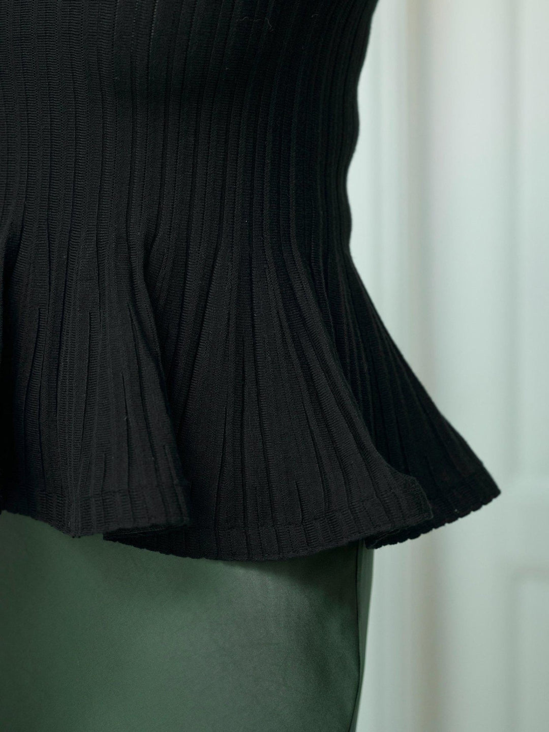 Wallina Peplum Knit Blouse Black | Genser | Smuk