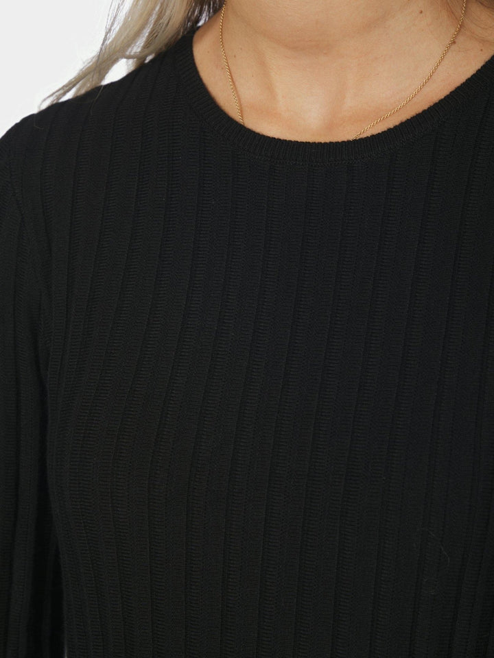 Wallina Peplum Knit Blouse Black | Genser | Smuk
