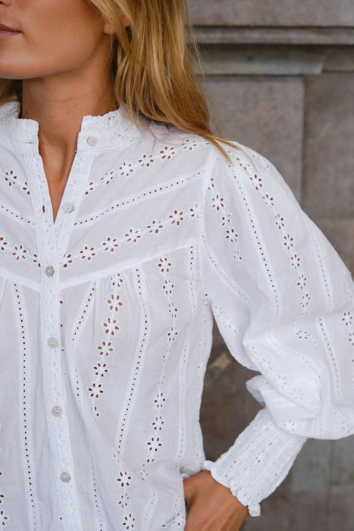 Wenna Embroidery Blouse White | Skjorter og bluser | Smuk - Dameklær på nett