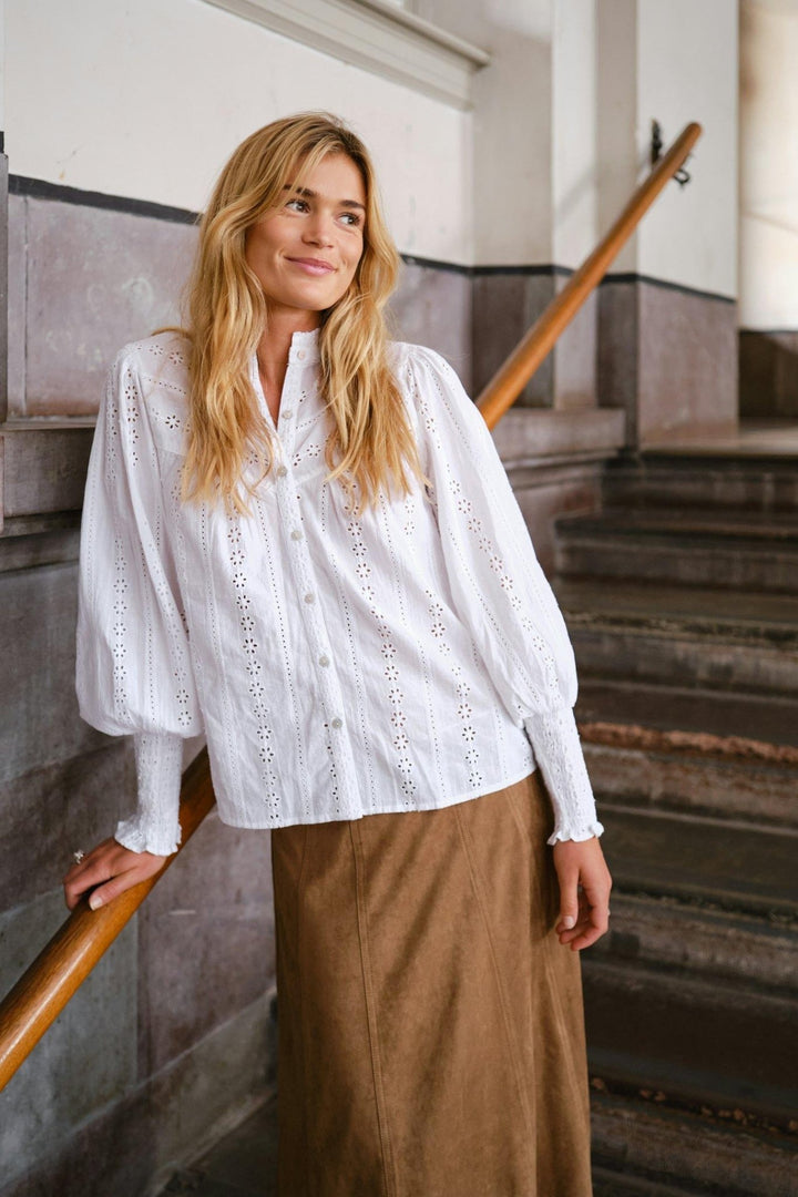 Wenna Embroidery Blouse White | Skjorter og bluser | Smuk - Dameklær på nett