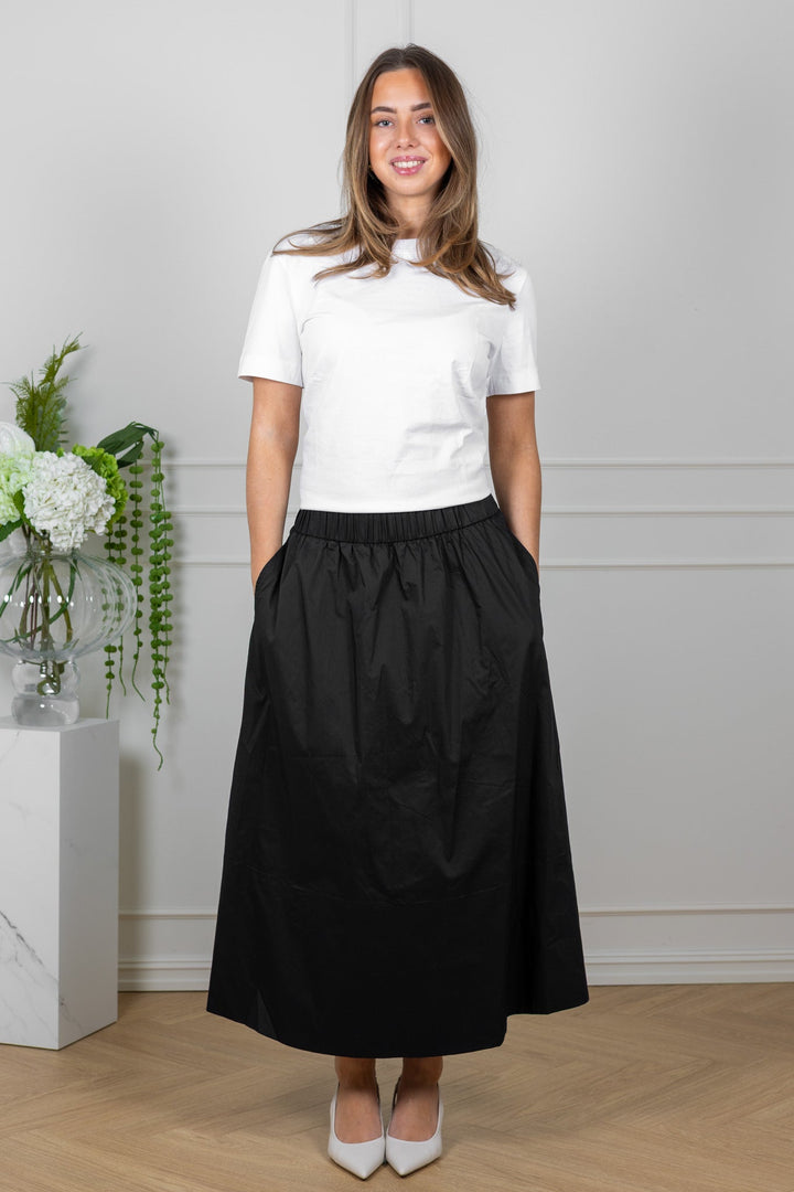 Yara Poplin Skirt Black | Skjørt | Smuk