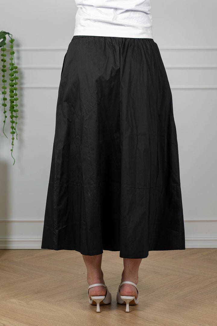 Yara Poplin Skirt Black | Skjørt | Smuk