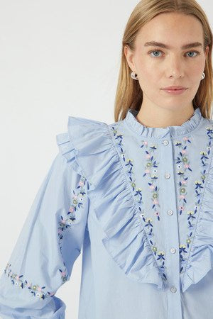 Yaskennie Ls Shirt Clear Sky W. Emb. | Skjorter og bluser | Smuk - Dameklær på nett