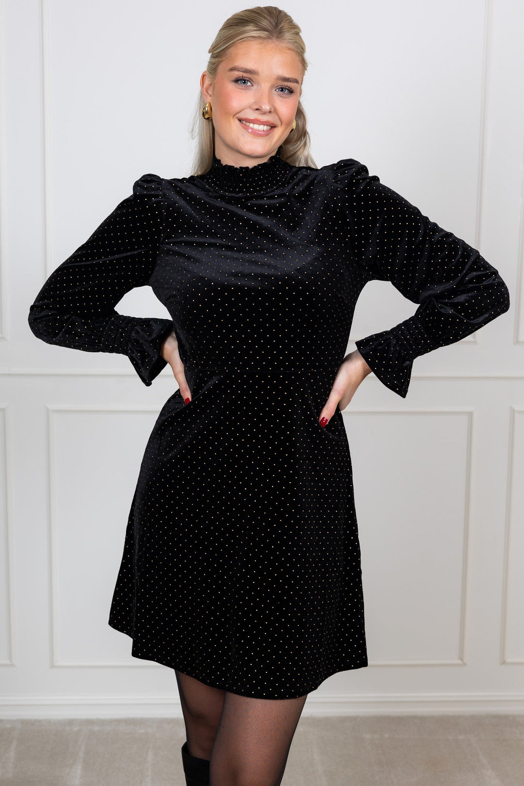 Yasriva Ls High Neck Velvet Dress Black | Kjoler | Smuk - Dameklær på nett