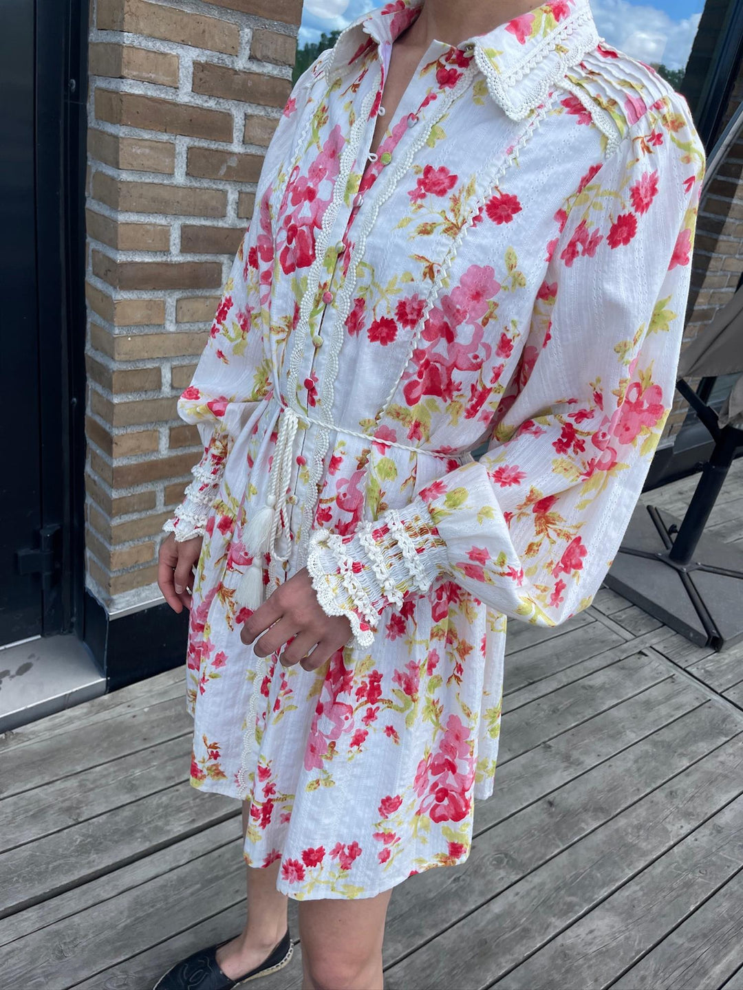 Yassomelli Ls Shirt Dress Fest Birch W. Red Flowers | Kjoler | Smuk - Dameklær på nett