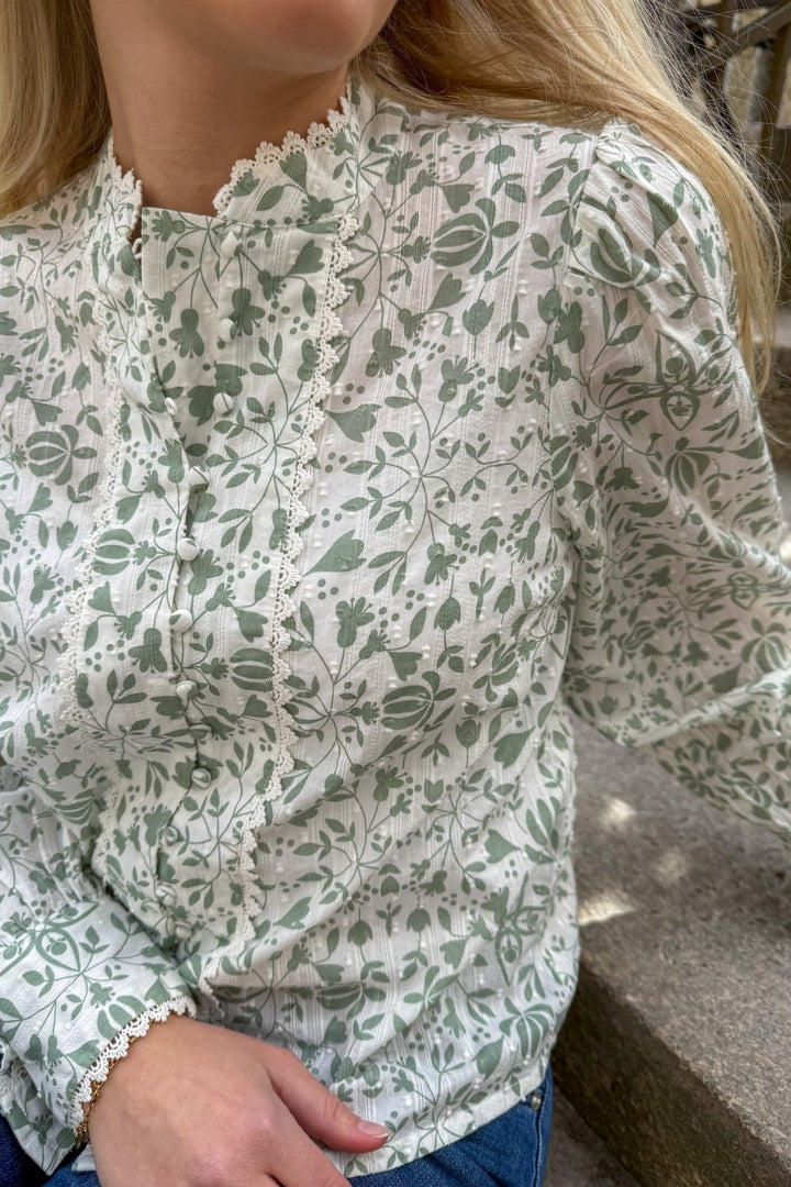 Yasvips Ls Shirt Iceberg Green Vips Print | Skjorter og bluser | Smuk - Dameklær på nett