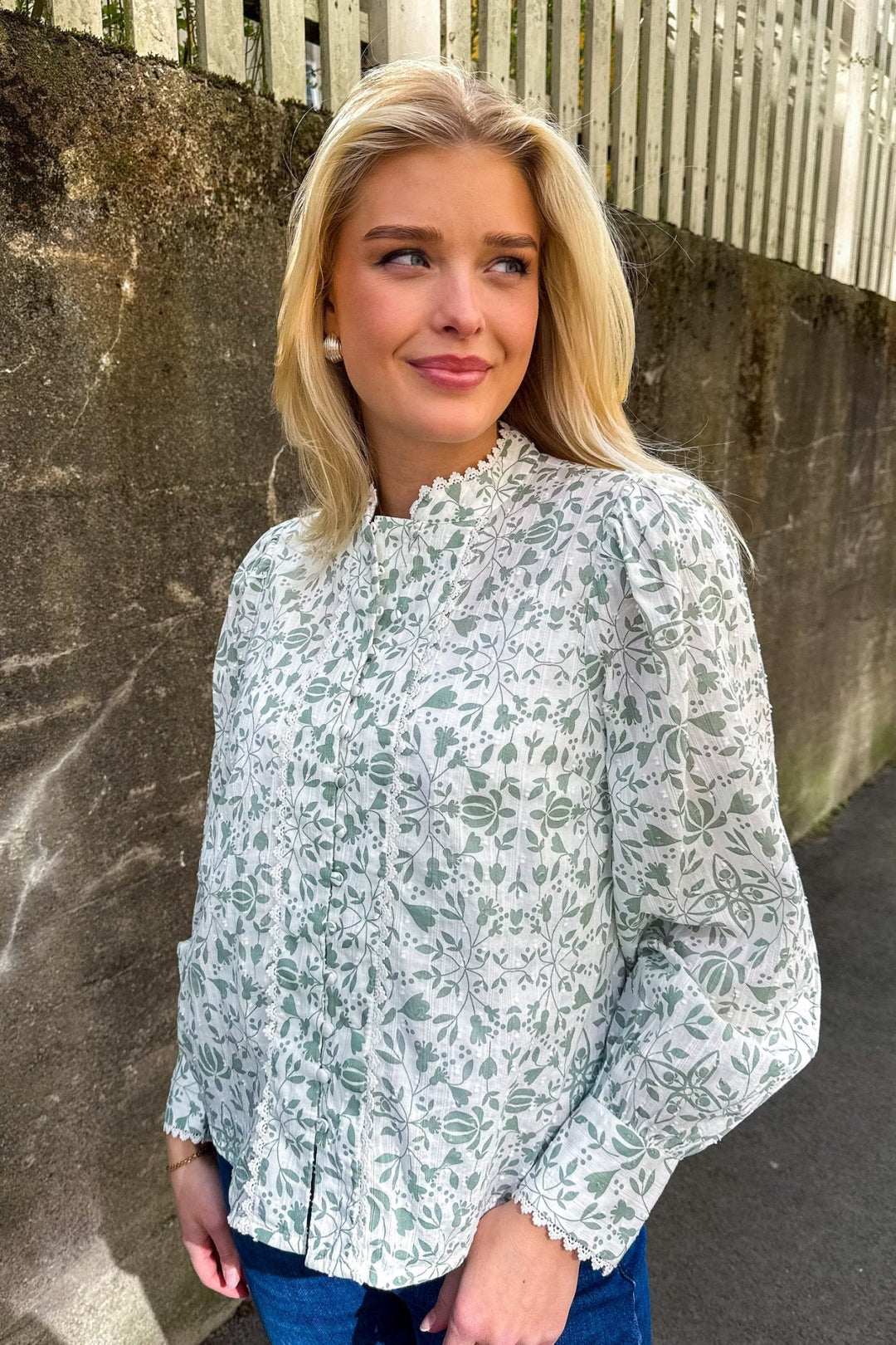 Yasvips Ls Shirt Iceberg Green Vips Print | Skjorter og bluser | Smuk - Dameklær på nett