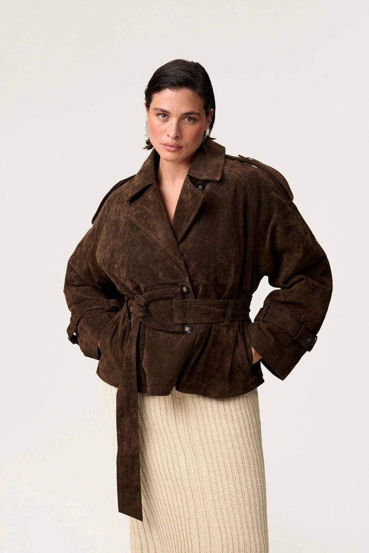 York Cropped Trench Coat Brown | Yttertøy | Smuk