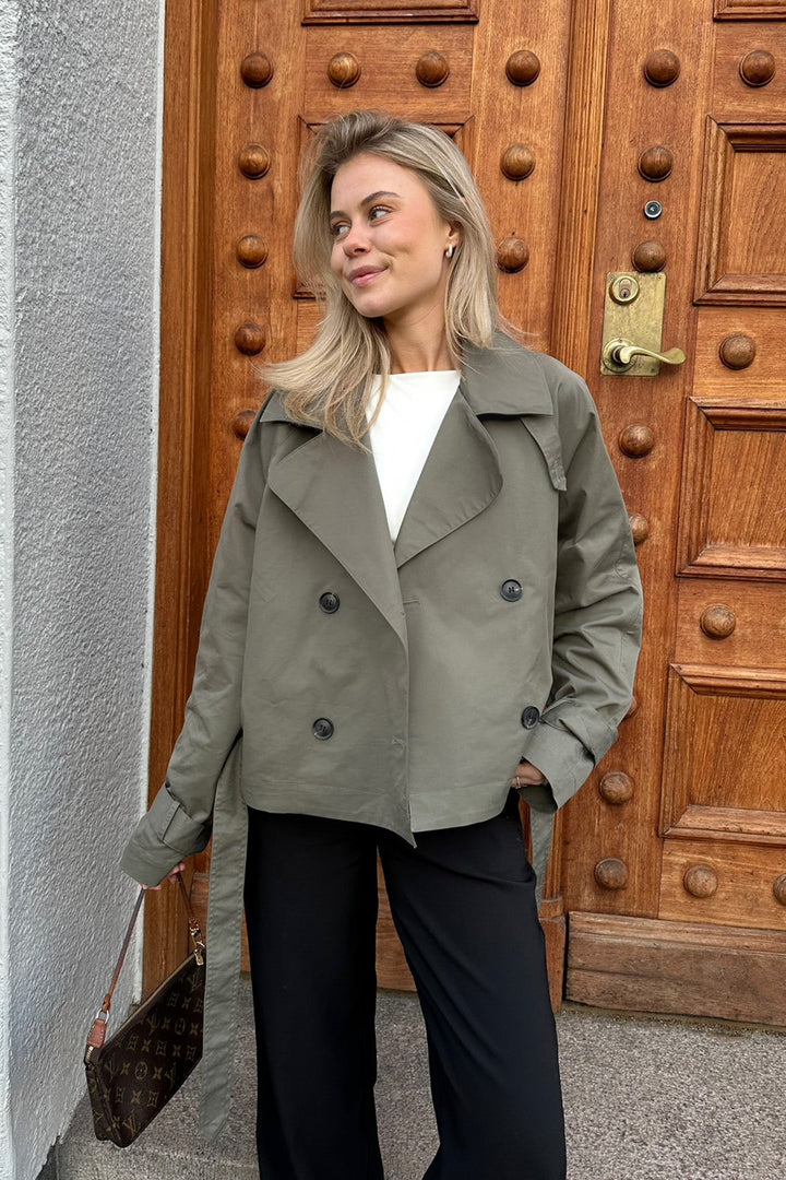 Almaic Trenchcoat Green | Yttertøy | Smuk - Dameklær på nett
