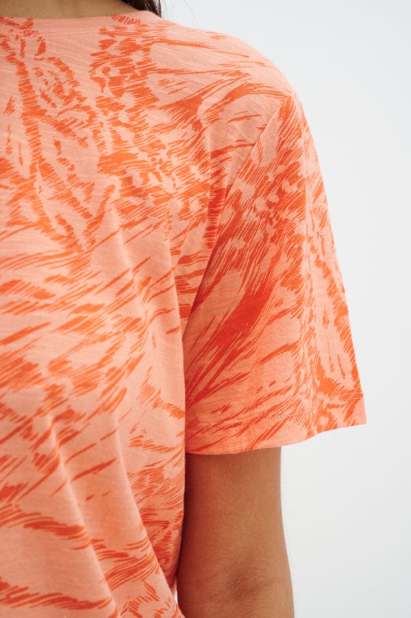 Almaiw Print Tshirt - Cantaloupe Big Abstract Butter | Topper | Smuk - Dameklær på nett