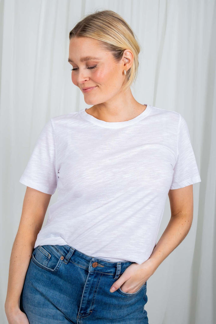 Almaiw T-Shirt Pure White | Topper | Smuk - Dameklær på nett