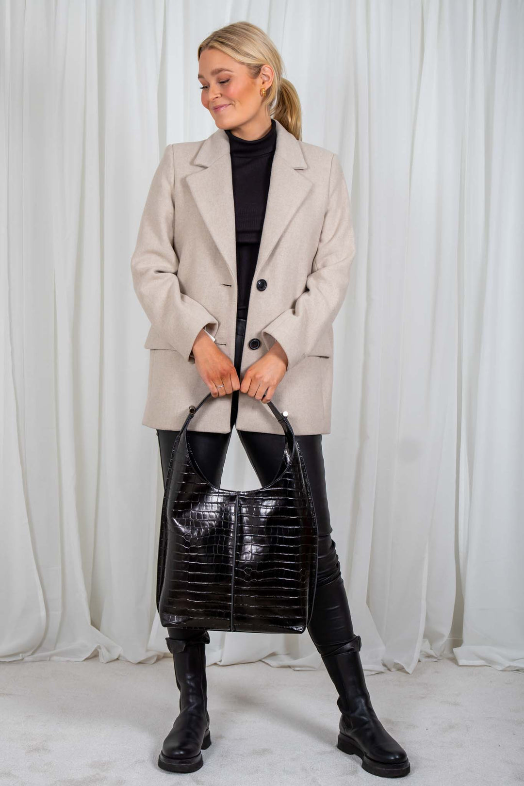 Amber Big Shoulder Bag | Accessories | Smuk - Dameklær på nett