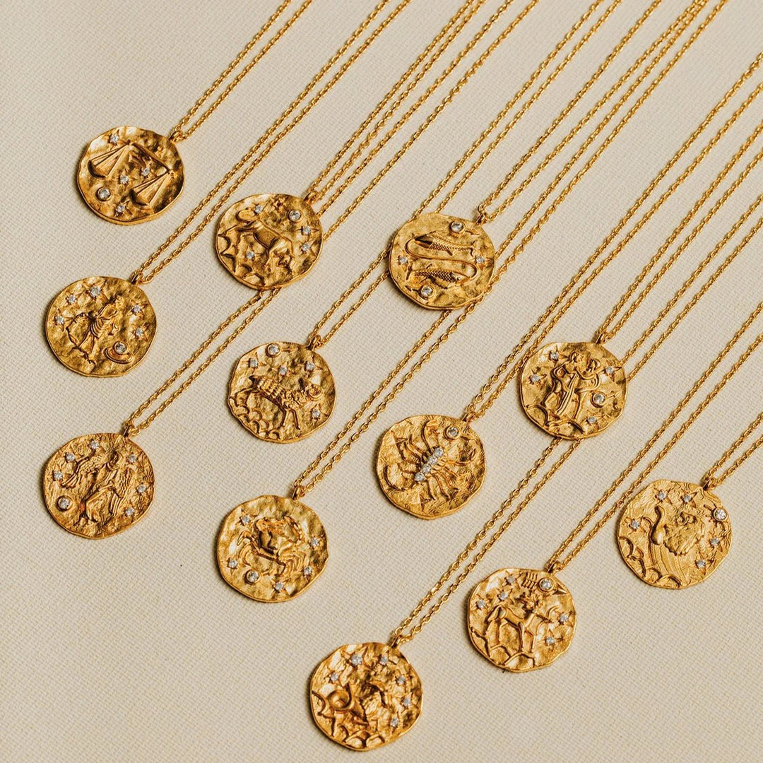 Aquarius Zodiac Medallion Necklace Pale Gold | Accessories | Smuk - Dameklær på nett
