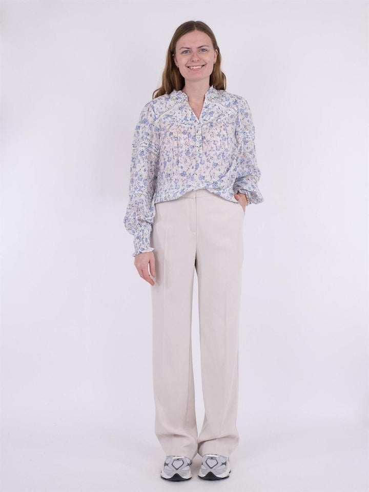 Biba Heavenly Blouse Light Blue | Skjorter og bluser | Smuk - Dameklær på nett