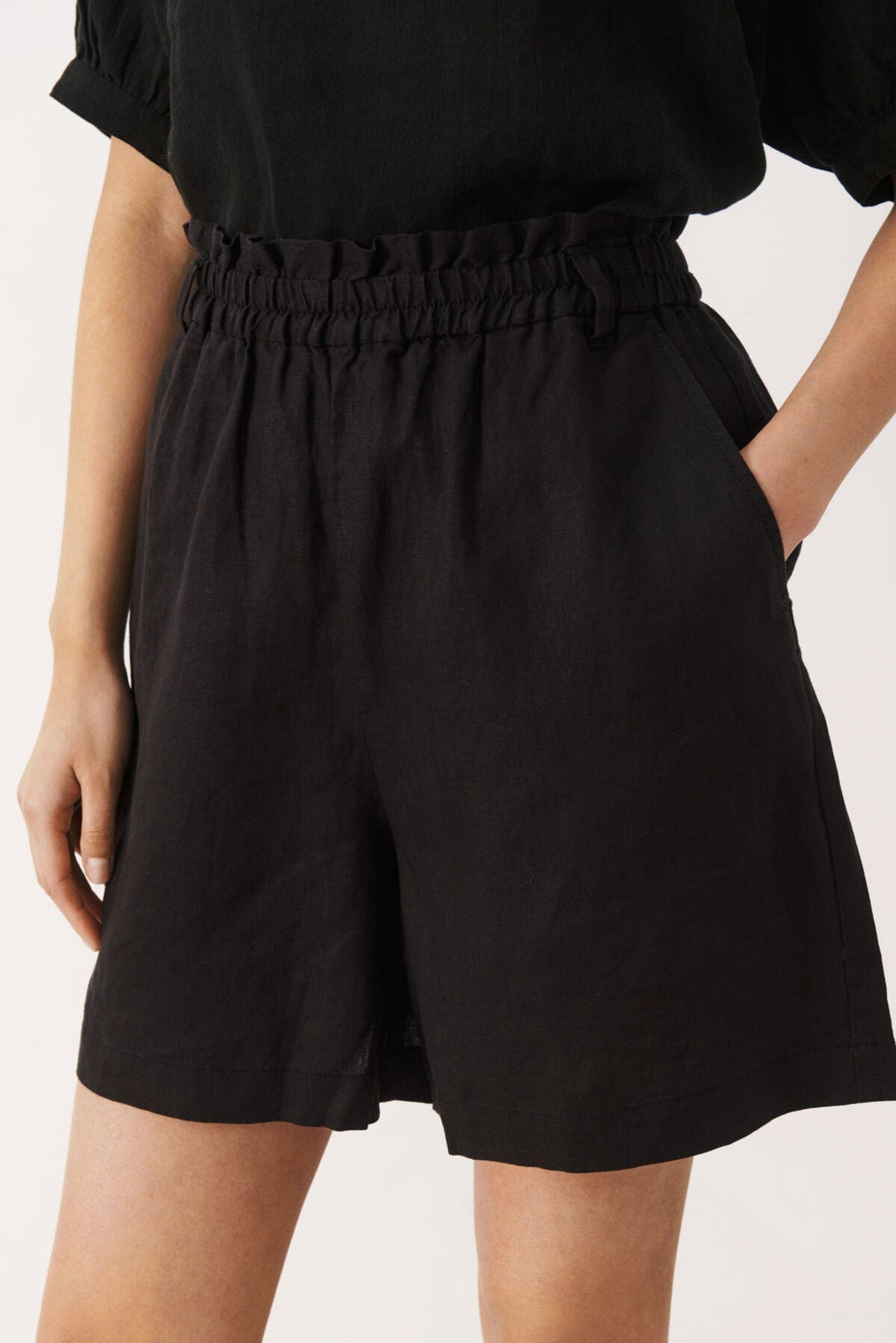 Black Arnapw Shorts | Shorts | Smuk - Dameklær på nett